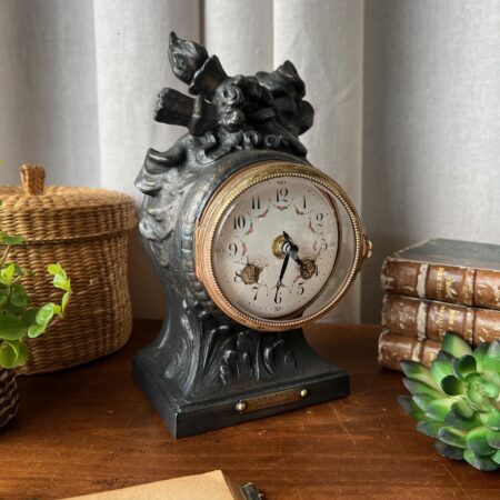 Petite horloge "Amour au papillon"