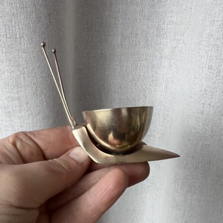 Coquetier en laiton "escargot"