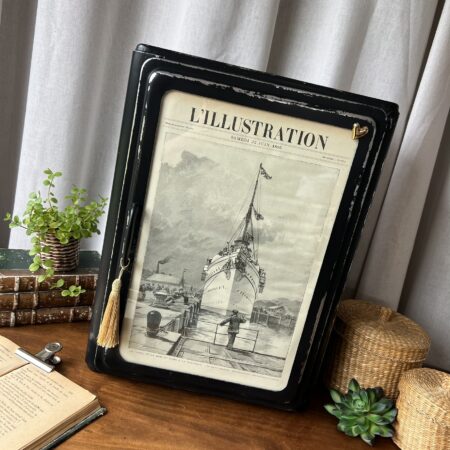 Armoire à pharmacie en métal, restaurée