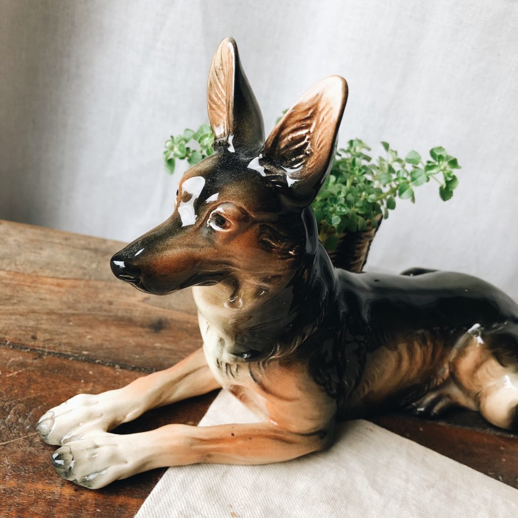 Berger allemand en c?�ramique - Ma valise en carton