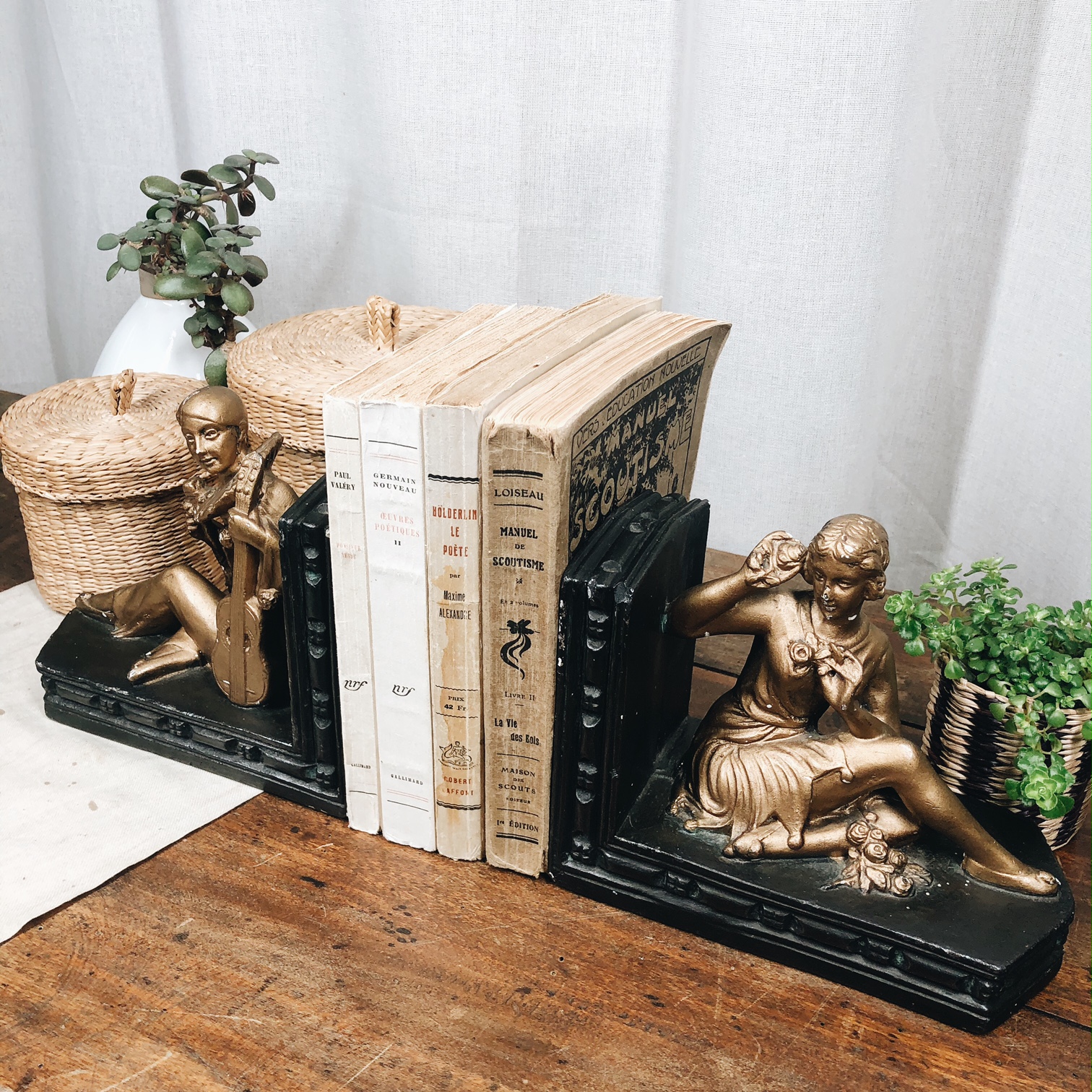 Serre livre vintage en bois sculpté