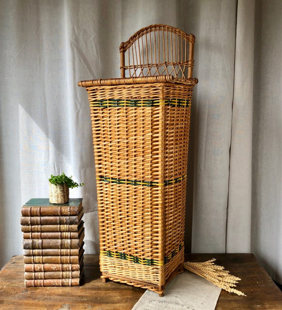 Huche à pain vintage en osier et scoubidou 02 Ma valise en carton