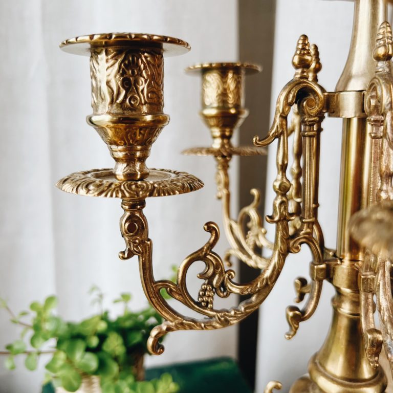 Chandelier ancien en bronze 6 feux Ma valise en carton