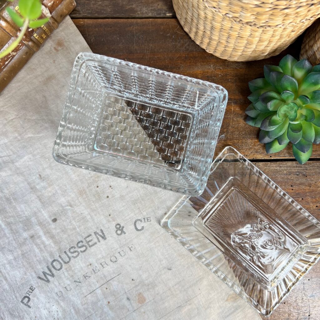 Ancien Beurrier En Verre La Vache Qui Rit - Moule Vintage