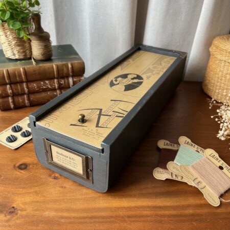 Boite en bois "Brodeuse"