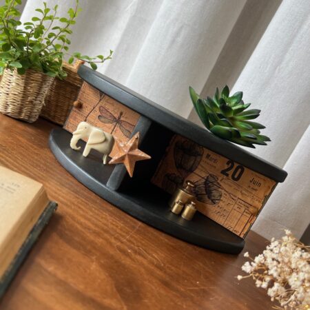 Petite étagère en demi-lune