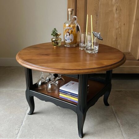 Jolie table basse en merisier
