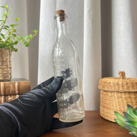 Petit flacon de pharmacie gradué 250 g