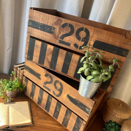 Ancienne caisse à fruits en bois "29"