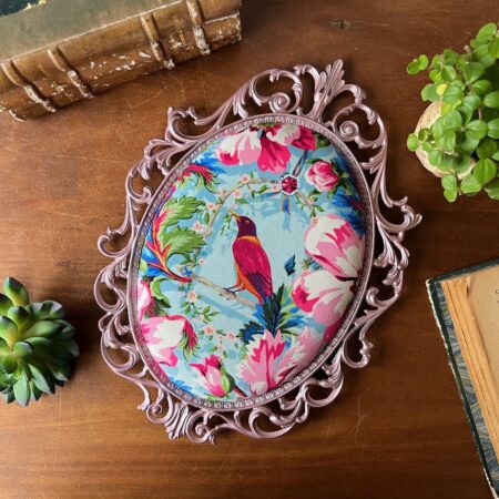 Cadre baroque & oiseau perché (tissu Odile Bailloeul)