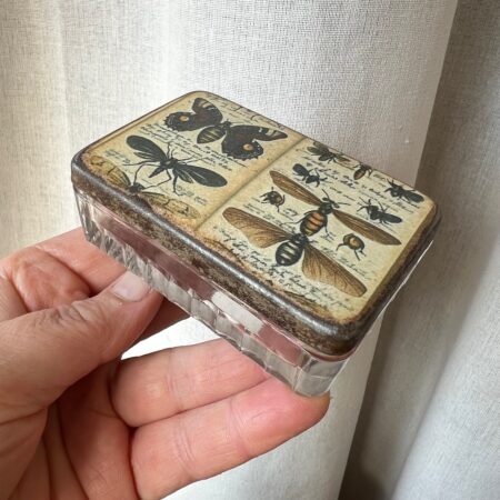 Petite boite ancienne