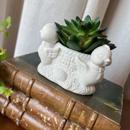 Cache-pot en biscuit "Les trois poussins"