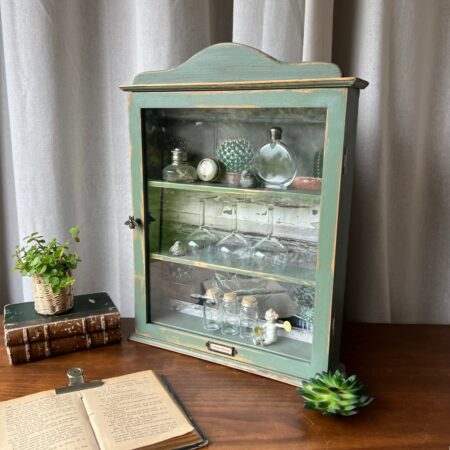 Vitrine restaurée "Bucolique Botanique"