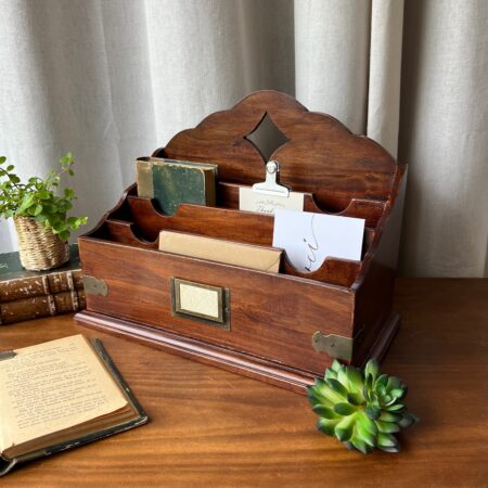 Grand range-courrier en bois "Lettre"