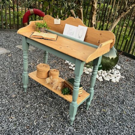 Coiffeuse en pin ancien – Bleu vert et miel clair