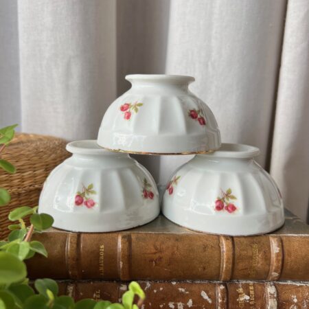 Trio de petits bols en porcelaine