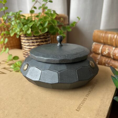 Petite boîte ronde en bois