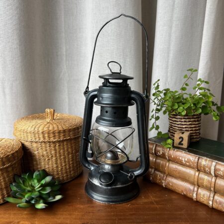 Petite lampe-tempête noire patinée