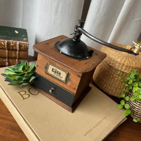 Moulin à café Peugeot restauré