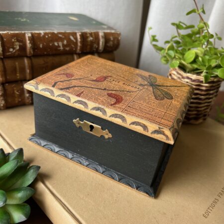 Petite boîte-tirelire en bois