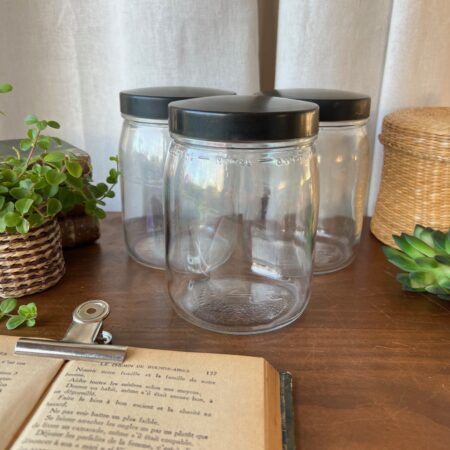 Trio de bocaux en verre & bakélite, 1 litre