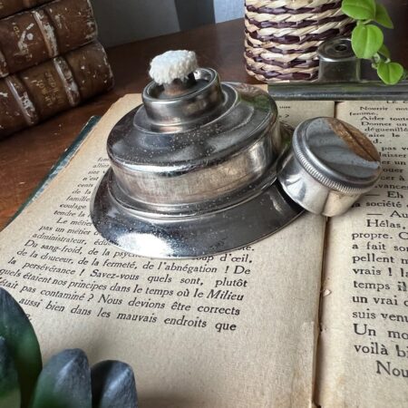 Petite lampe à mèche en métal argenté