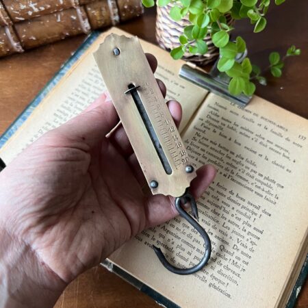 Ancien peson en laiton