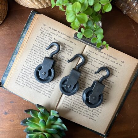 Petite poulie en métal noir (3 dispos)