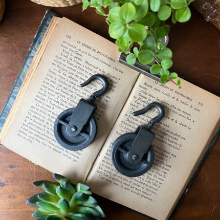 Moyenne poulie en métal noir (2 dispos)