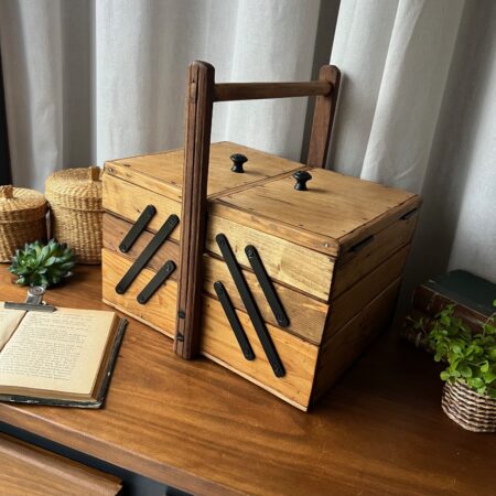 (Restauration) Travailleuse en bois