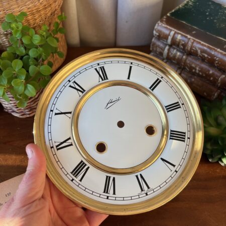 Cadran d’horloge Schmid, tôle émaillée & laiton