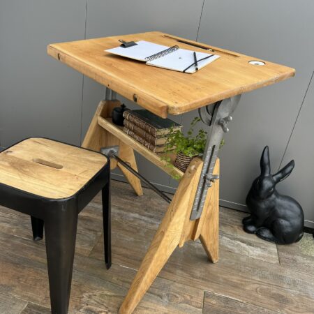 Bureau d’artiste années 50, réglable et inclinable