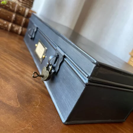 Boite-coffret en métal "cœur"