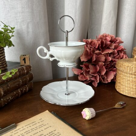 Tasse vintage en porcelaine revisitée en serviteur - n°1