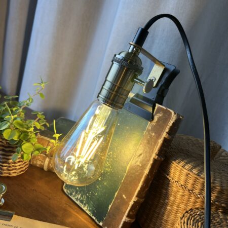 Spot à pince industriel en métal