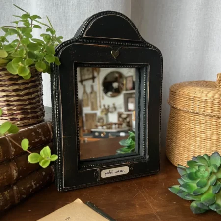 Petit miroir noir "Petit cœur"
