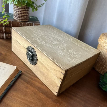 Coffret en bois "médaillon" compartimenté