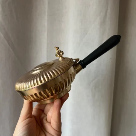 Ramasse-miette en laiton & bois