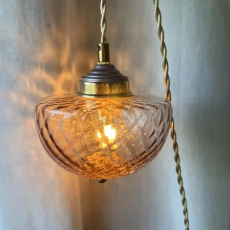 Baladeuse "toupie" rose, esprit lampe à pétrole revisitée