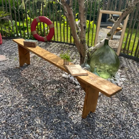 Grand banc de ferme artisanal en bois, version extérieure protégée