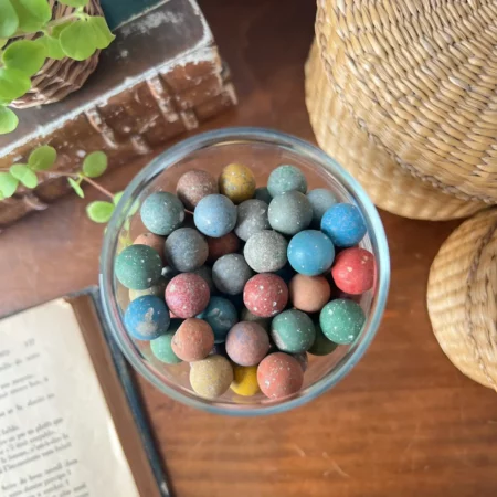 Lots de 60 billes anciennes en terre cuite panachées