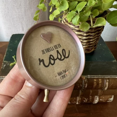 Petit réveil poétique vintage "Je vois la vie en rose"