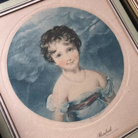 Cadre ancien "Rosebud" – chromolithographie Raphael Tuck & Sons d'après Sir Thomas Lawrence