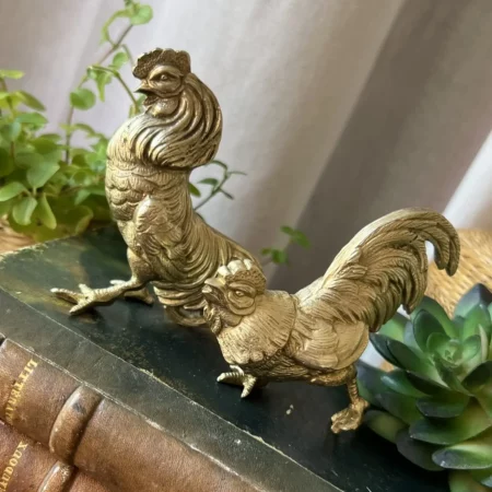 Duo de coqs en laiton doré