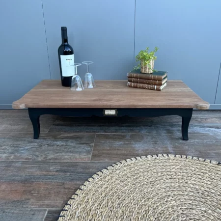 Table basse (très) basse en bois restaurée