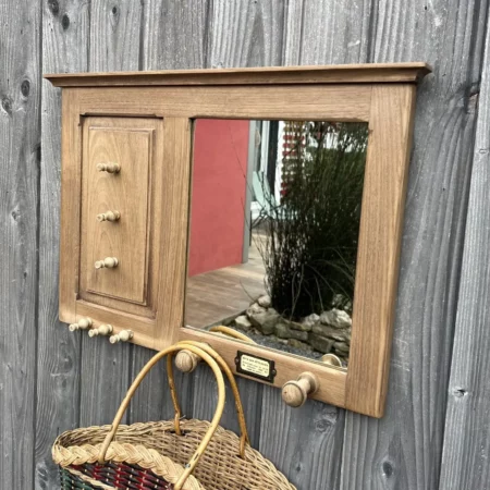 Patère miroir ancienne en chêne massif