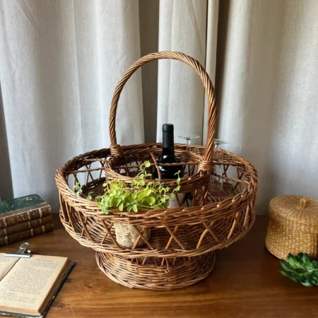 Grand panier ancien en osier compartimenté