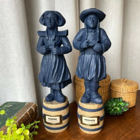 Couple breton ancien en bois sculpté - bleu nuit