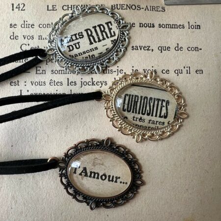 Petites breloques en métal & verre