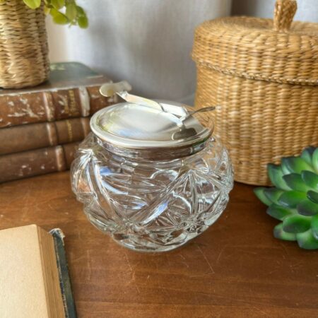 Sucrier vintage en verre moulé et couvercle à pince
